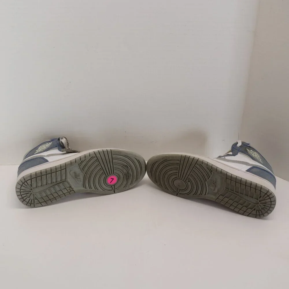 Nike Air Jordan Women's Athletic Shoes‎ Gray and White High Tops Size 7
